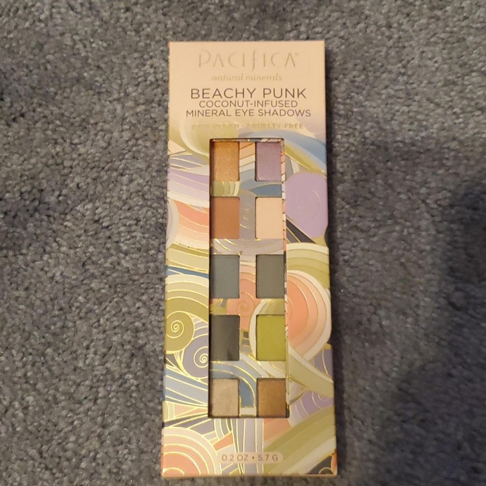 Mineral eye shadow